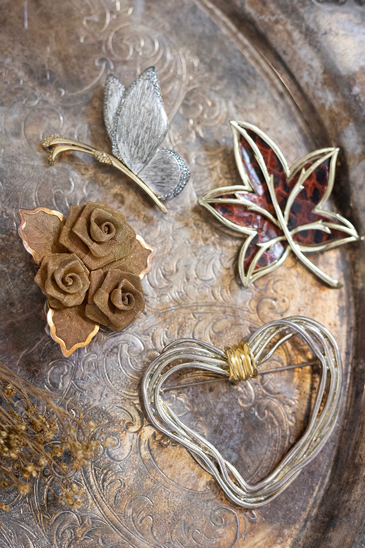 Vintage and Gold Silver Twisted Large Heart Brooch used to customize hat bands on flat brim or western cowboy hats-FleaStyle